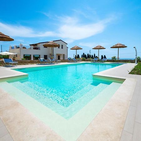 Villa Carmiano Luxury Bedrooms In Avola In The Province Of Syracuse With Spa And Swimming Pool And Wonderful Seaview エクステリア 写真
