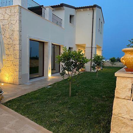 Villa Carmiano Luxury Bedrooms In Avola In The Province Of Syracuse With Spa And Swimming Pool And Wonderful Seaview エクステリア 写真