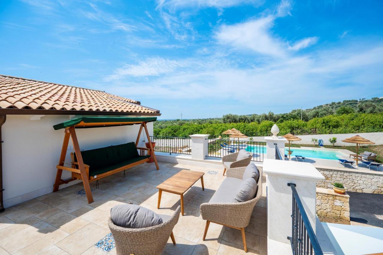 Villa Carmiano Luxury Bedrooms In Avola In The Province Of Syracuse With Spa And Swimming Pool And Wonderful Seaview エクステリア 写真