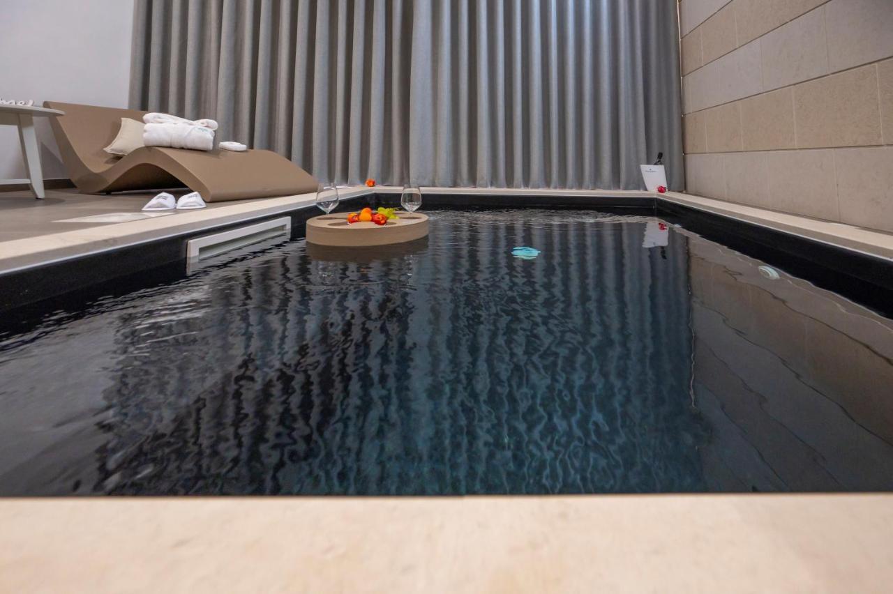 Villa Carmiano Luxury Bedrooms In Avola In The Province Of Syracuse With Spa And Swimming Pool And Wonderful Seaview エクステリア 写真