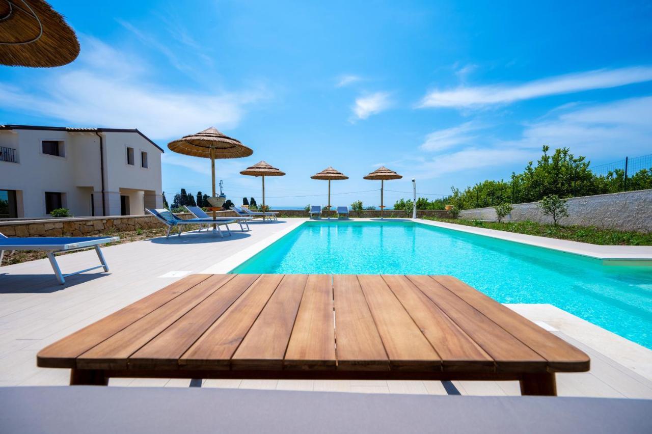 Villa Carmiano Luxury Bedrooms In Avola In The Province Of Syracuse With Spa And Swimming Pool And Wonderful Seaview エクステリア 写真