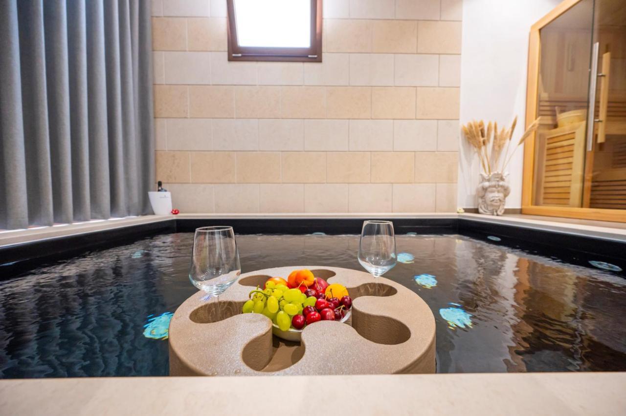 Villa Carmiano Luxury Bedrooms In Avola In The Province Of Syracuse With Spa And Swimming Pool And Wonderful Seaview エクステリア 写真