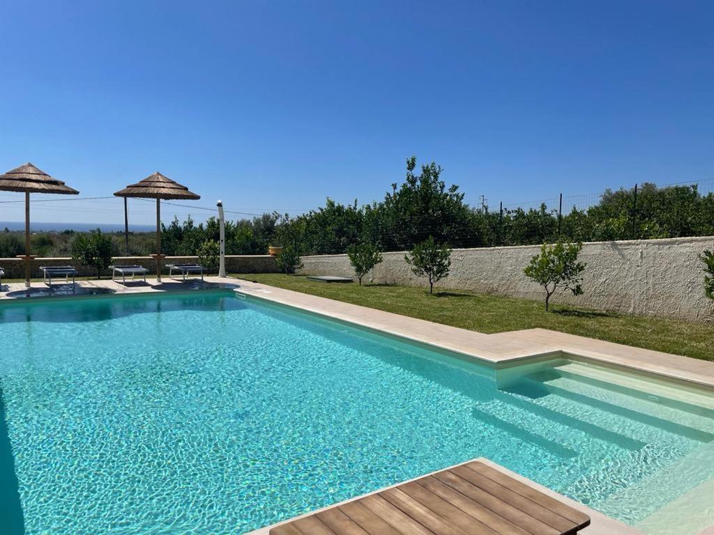 Villa Carmiano Luxury Bedrooms In Avola In The Province Of Syracuse With Spa And Swimming Pool And Wonderful Seaview エクステリア 写真